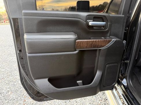 Used 2021 GMC Sierra 3500 Denali w/ Denali Ultimate Package image 17