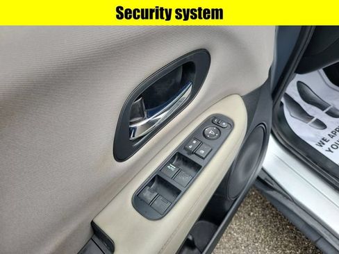 Used 2018 Honda HR-V LX image 21
