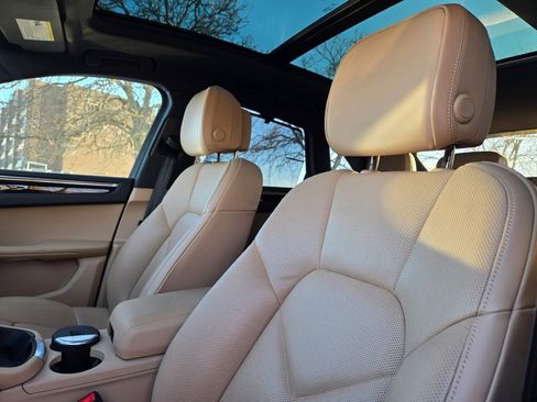 Certified 2022 Porsche Macan S image 21