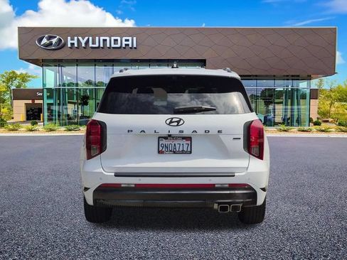Used 2024 Hyundai Palisade Calligraphy AWD/4WD image 3