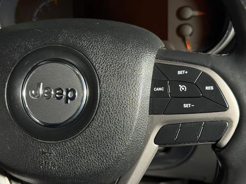 Used 2018 Jeep Grand Cherokee Altitude AWD/4WD image 30
