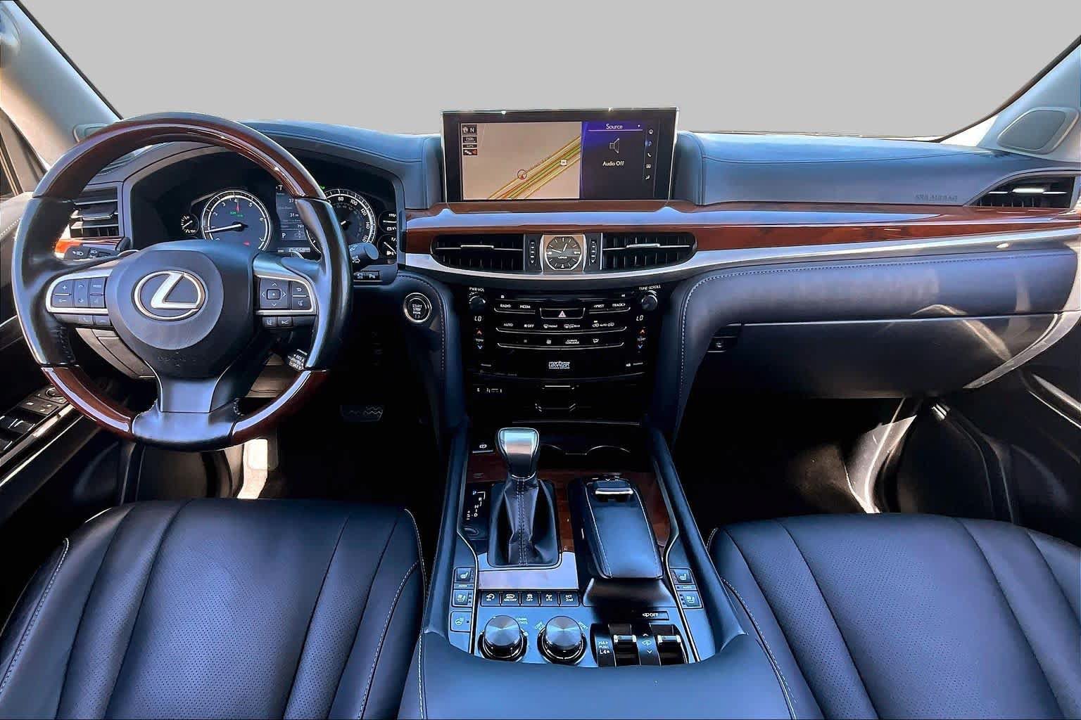 Used 2021 Lexus LX 570 4WD w/ Luxury Package image 16