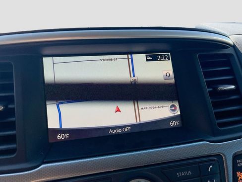 Used 2020 Nissan Pathfinder SL image 13