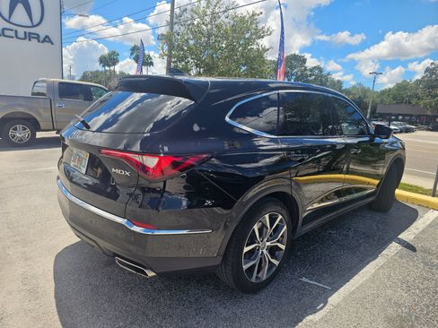 Used 2024 Acura MDX w/ Technology Package FWD image 3