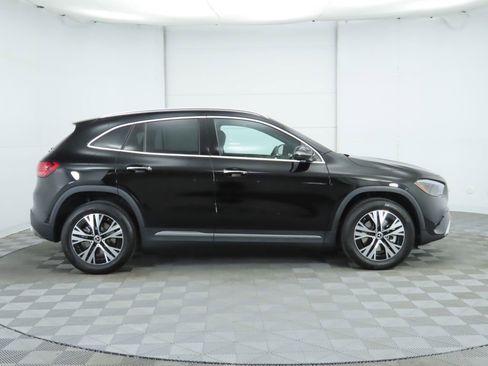 Certified 2025 Mercedes-Benz GLA 250 image 4