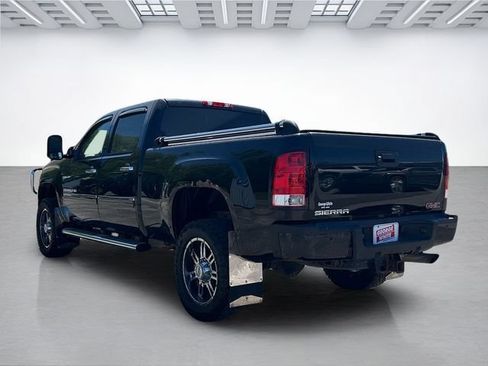 Used 2013 GMC Sierra 2500 Denali w/ Suspension Package, Off-Road AWD/4WD image 6