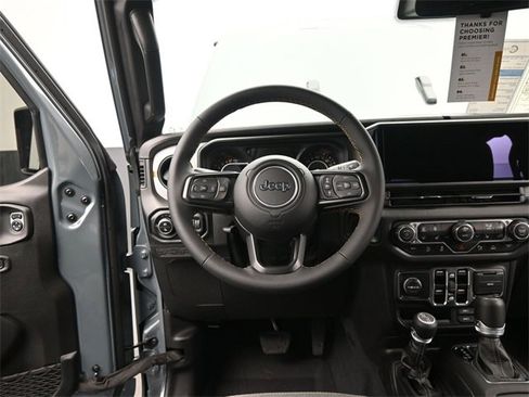 New 2025 Jeep Gladiator Sport image 27