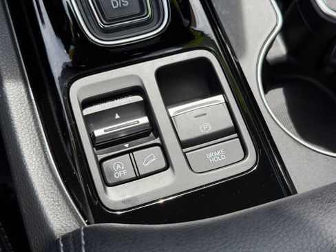 Used 2025 Honda Pilot Touring image 28