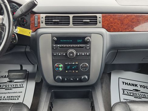 Used 2013 GMC Yukon XL SLT AWD/4WD image 19