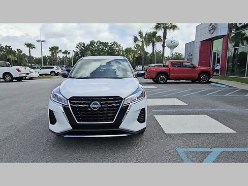 Used 2025 Nissan Kicks Play S FWD image 21