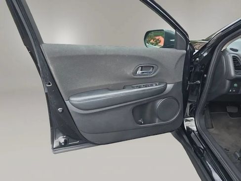 Used 2019 Honda HR-V LX image 31