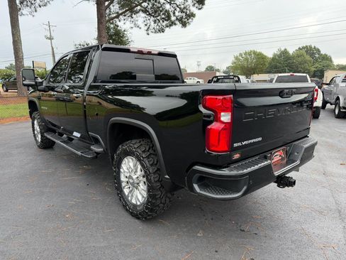 Used 2020 Chevrolet Silverado 2500 High Country w/ Technology Package AWD/4WD image 3