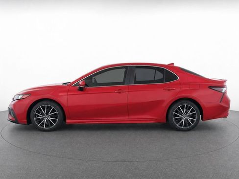 Used 2024 Toyota Camry SE FWD image 4
