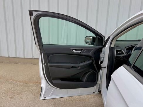 Used 2024 Ford Edge SE w/ Black Appearance Package image 14