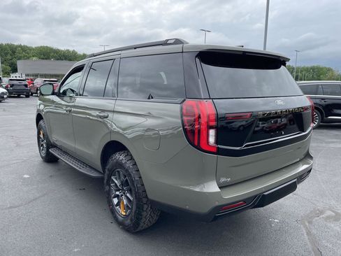 Used 2025 Ford Expedition Tremor AWD/4WD image 3