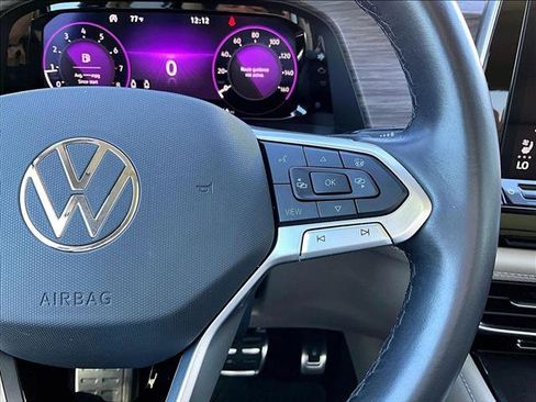 Used 2024 Volkswagen Atlas SEL Premium R-Line image 21