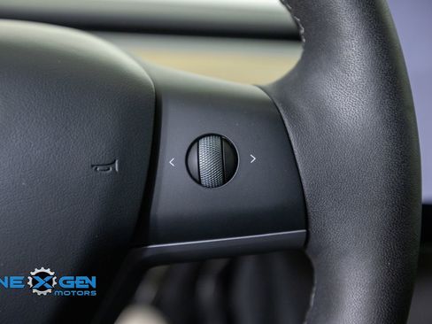 Used 2023 Tesla Model Y Long Range AWD/4WD image 14