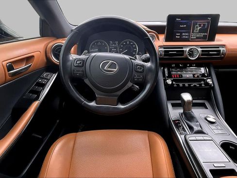Used 2022 Lexus IS 300 RWD image 6