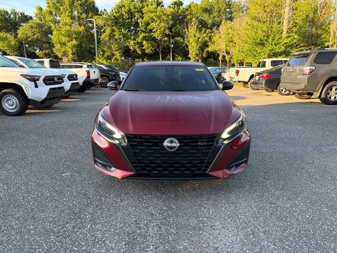 Used 2023 Nissan Altima 2.5 SR w/ SR Premium Package FWD image 8