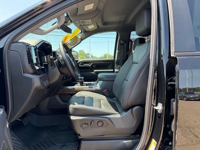Used 2025 Chevrolet Silverado 1500 LT Trail Boss w/ LT Trail Boss Premium Package