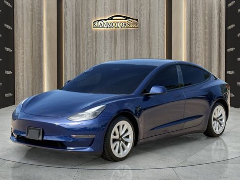 Used 2022 Tesla Model 3 Standard Range RWD image 6