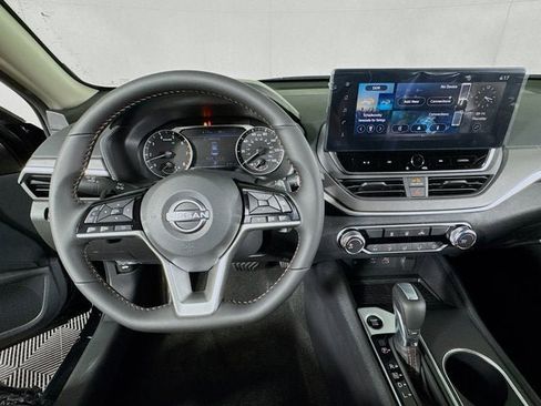 New 2026 Nissan Altima 2.5 SR AWD/4WD image 10
