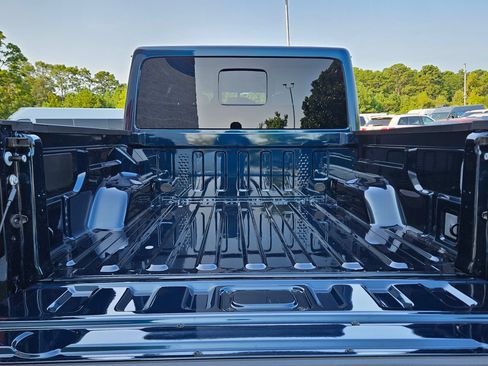 Used 2025 Jeep Gladiator Sport AWD/4WD image 30