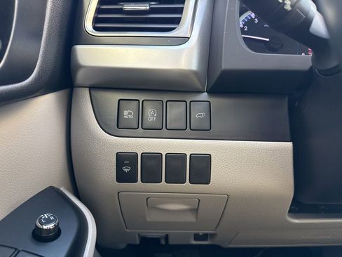 Used 2018 Toyota Highlander Plus image 14