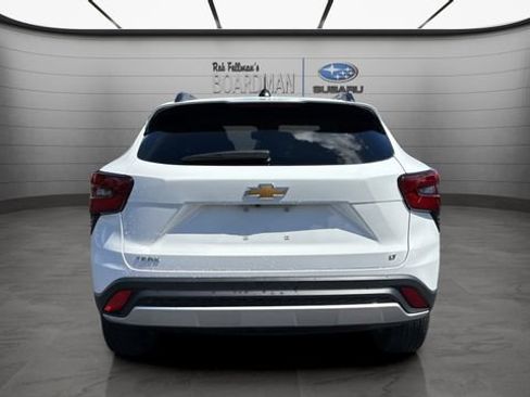 Used 2025 Chevrolet Trax LT w/ LT Convenience Package FWD image 6