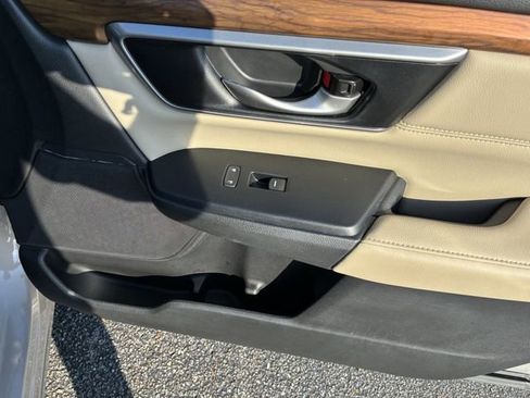 Used 2018 Honda CR-V Touring image 11