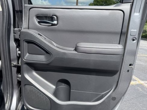 Used 2024 Nissan Frontier SL w/ Technology Package RWD image 31