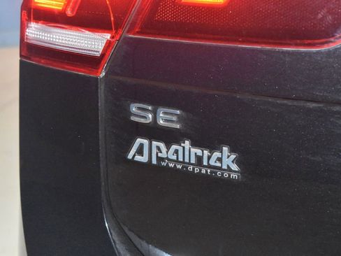 Certified 2024 Volkswagen Tiguan SE R-Line image 27