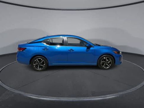 Used 2025 Nissan Sentra SV image 9
