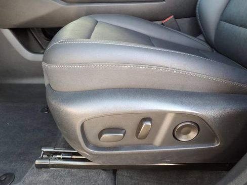 Used 2026 Chevrolet Equinox LT w/ Convenience Package II AWD/4WD image 4