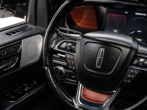 Used 2021 Lincoln Navigator Reserve w/ Luxury Package image 20