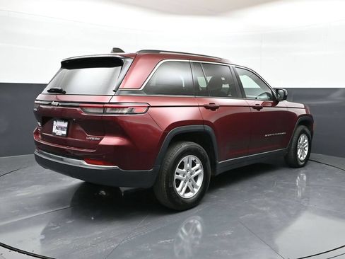 Used 2024 Jeep Grand Cherokee Laredo AWD/4WD image 22