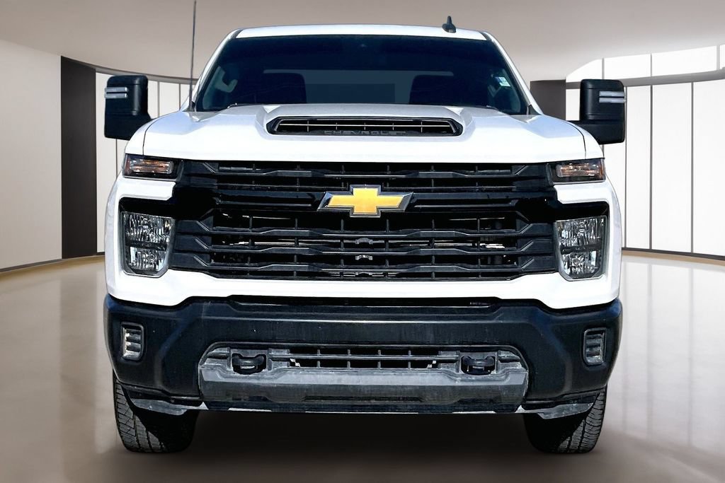 Used 2025 Chevrolet Silverado 3500 W/T AWD/4WD image 3