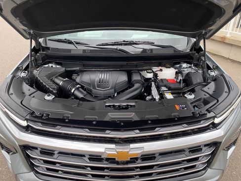 Used 2025 Chevrolet Traverse High Country w/ LPO, Floor Liner Package AWD/4WD image 22