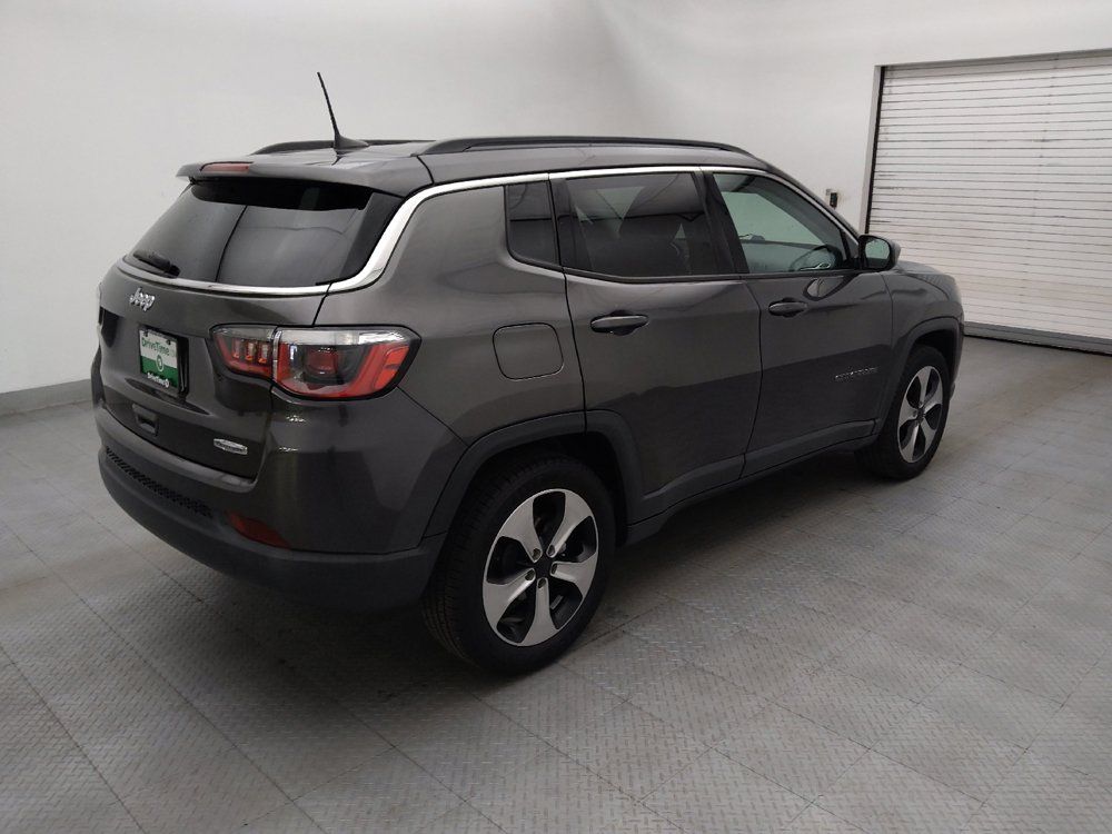 Used 2017 Jeep Compass Latitude w/ Popular Equipment Group FWD image 10