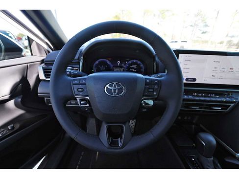 Used 2025 Toyota Camry XSE image 13