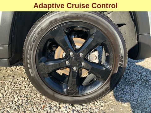 Used 2024 Jeep Grand Cherokee Altitude image 9