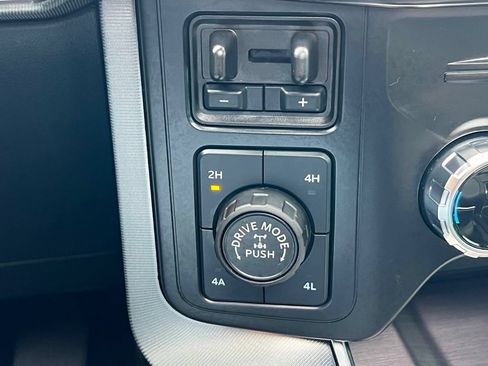 Used 2024 Ford F150 Platinum w/ Equipment Group 702A High AWD/4WD image 35