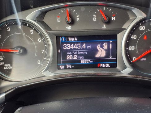 Used 2020 Chevrolet Equinox LT FWD image 12