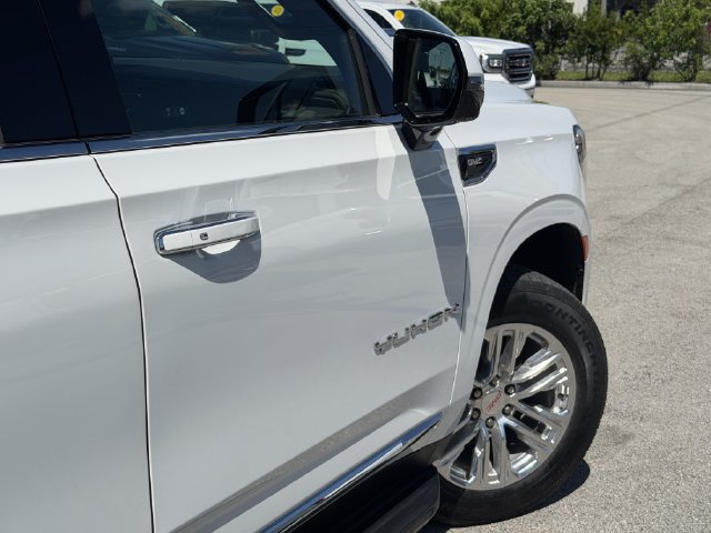 Used 2024 GMC Yukon SLT w/ SLT Luxury Package RWD image 10