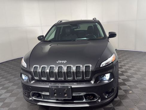 Used 2018 Jeep Cherokee Overland w/ Heavy Duty Protection Group image 2