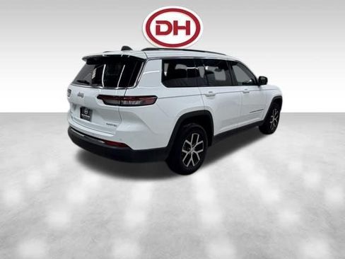 Used 2024 Jeep Grand Cherokee L Limited w/ Luxury Tech Group II AWD/4WD image 11
