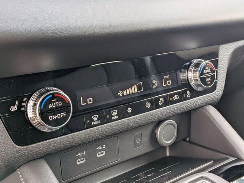 New 2026 Mitsubishi Outlander LE FWD image 20