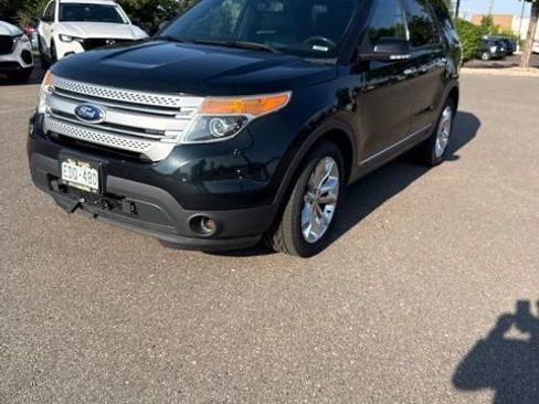 Used 2014 Ford Explorer XLT w/ Equipment Group 202A AWD/4WD image 2