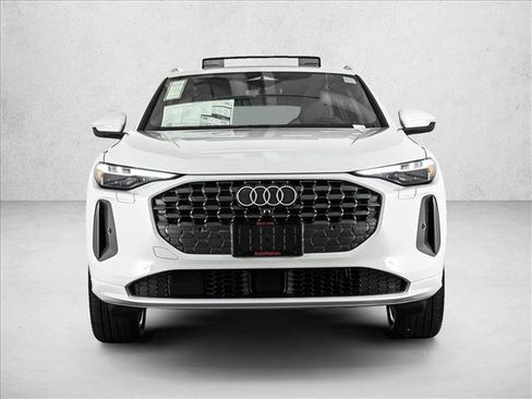 New 2025 Audi Q5 Premium Plus image 2