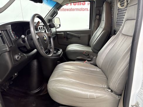 Used 2017 Chevrolet Express 2500 RWD image 11